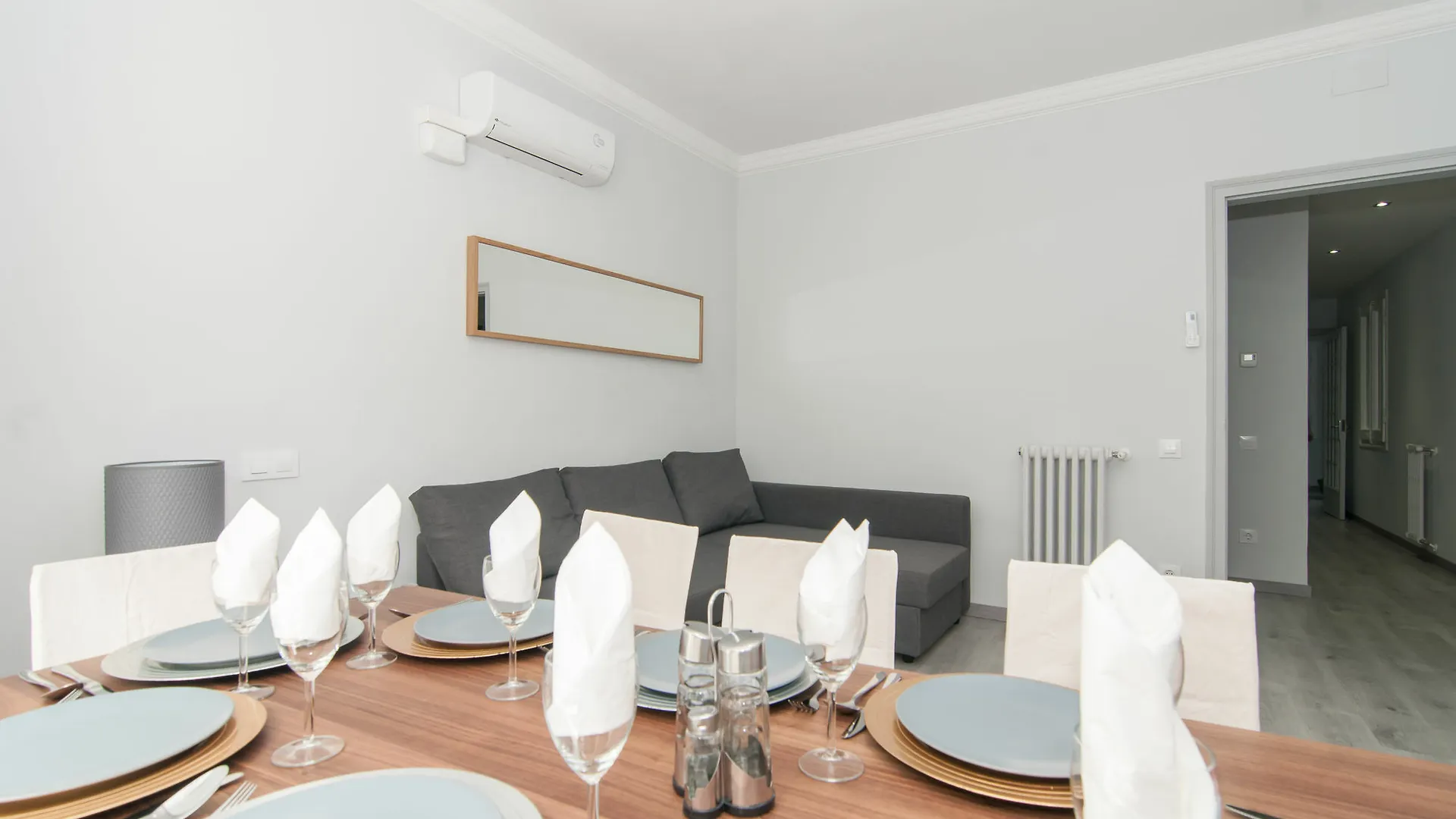 Go Bcn Apartments Rossello Barcelona Spanien
