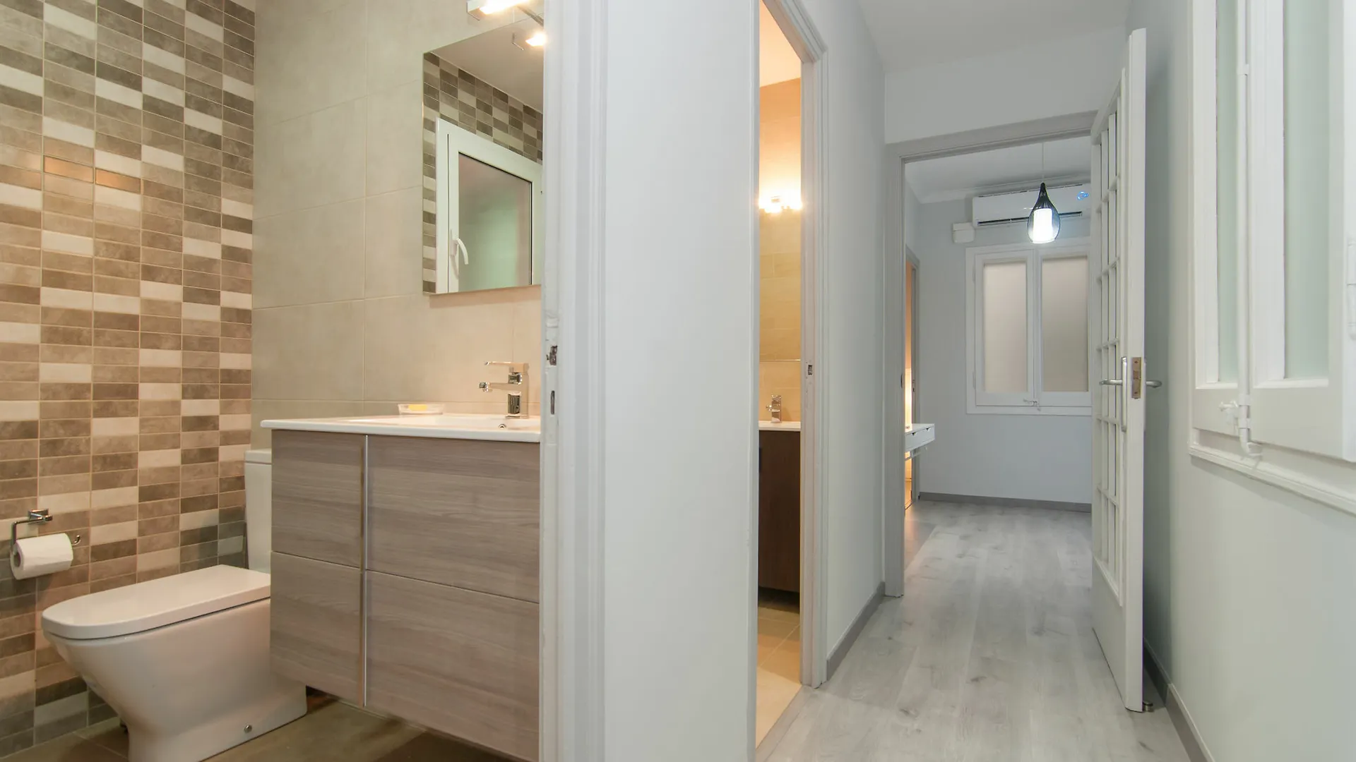 Go Bcn Apartments Rossello Barcelona